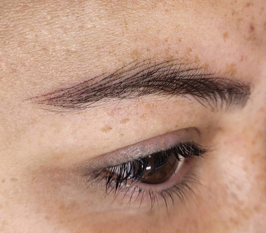 Réalisation : sourcils poil à poil
